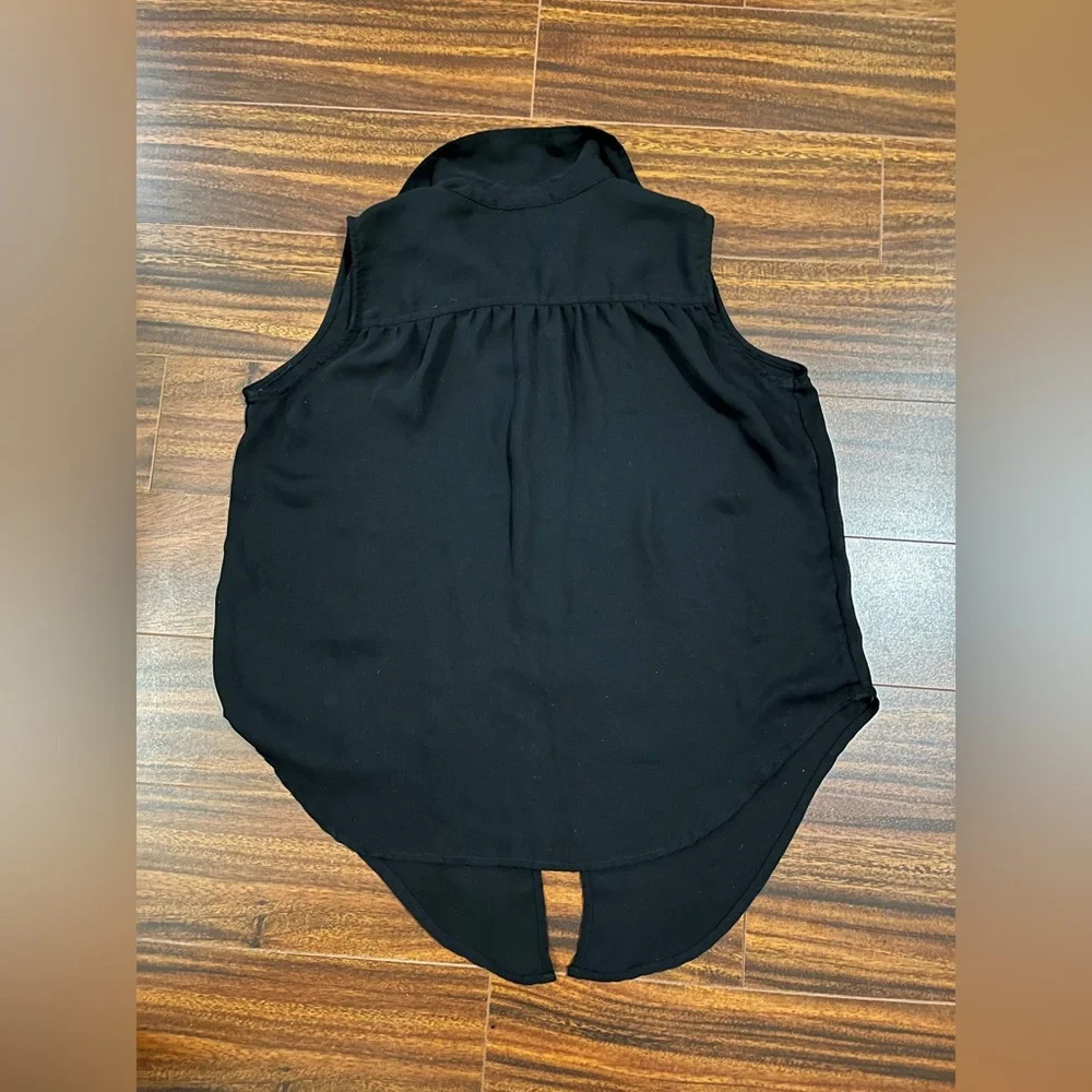 Express women’s extra small blouse, sleeveless button down, black - Picture 9 of 11